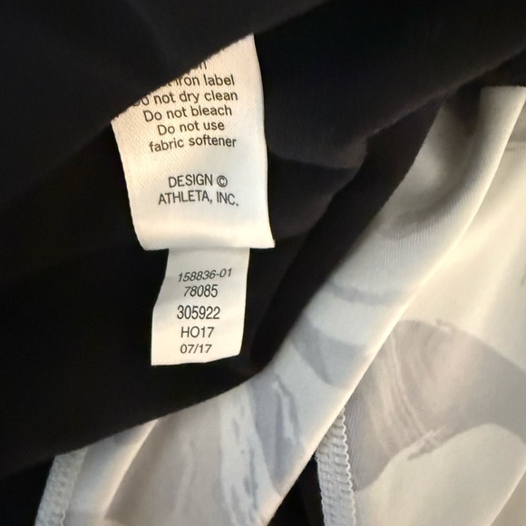 Athleta Marble Salutation Tight - Picture 8 of 8